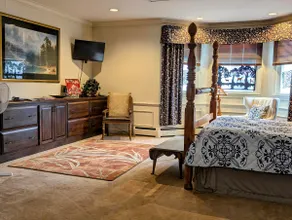 Downtown Suite - Image 3