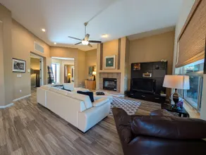 Casa Bella-Luxury home on corner lot, bring your fur baby. - Image 2