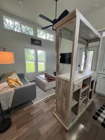 Quiet Luxury & Easy City Access - Image 3