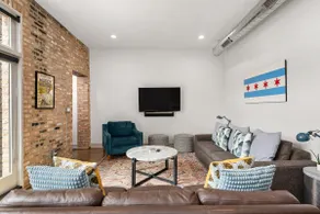 Beautiful and spacious West Loop apartment. - Image 5