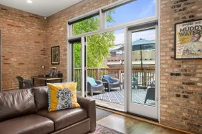 Beautiful and spacious West Loop apartment. - Image 3