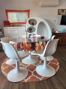 Retro themed Newcastle Private Apartment with Full Amenities - Image 5