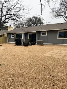 Keep Austin Putting, Stylish South ATX retreat. - Image 3