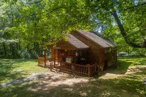 Mountaineer Cabin 3 - Hot Tub & Fireplace close to New River Gorge National Park - Image 2