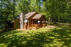 Mountaineer Cabin 3 - Hot Tub & Fireplace close to New River Gorge National Park - Image 4