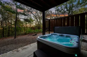 Skyline Lodge - Romantic Couples Retreat - Hot Tub - Image 4