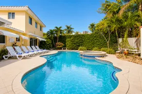 First-Class 5BR Villa in Hollywood Lakes - Image 2