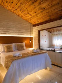 Beija-Flor Chalet| With Whirlpool Tub - Image 4