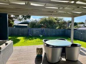 Beachside Pet Friendly Home, 5 min walk to beach - Image 4