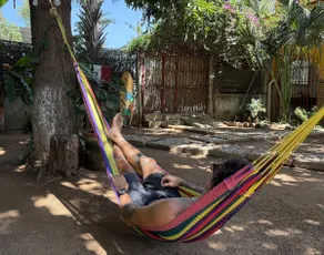 1 King Bed + 2 Queen • Starlink • 1 Min Beach - Image 2