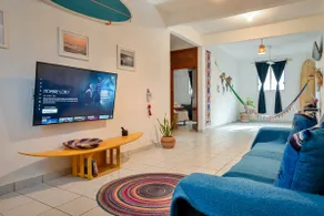 1 King Bed + 2 Queen • Starlink • 1 Min Beach - Image 3