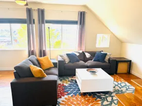 Beautiful 2 Bdrm Home- Location & Gorgeous VIEWS - Image 3