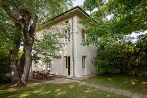 Villa Liberty 1927 with heated pool in the park - Image 4