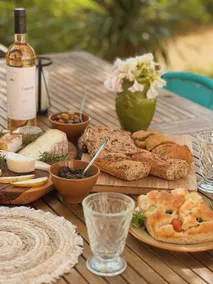Bastide, private pool, cigales and Rosé wine - Image 4