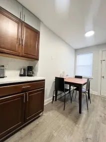 Private 2-Bed by O'Hare –Modern, Close to Rosemont - Image 2