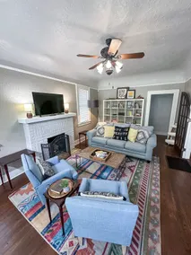 Spacious Home with Big Backyard - Image 2