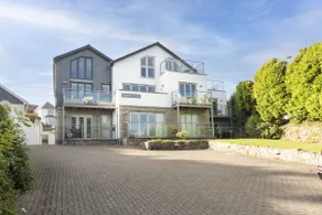6 Sandy Lane - Image 2