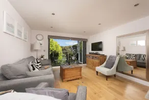 6 Sandy Lane - Image 3