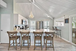 Canal Front Bungalow with Screened Patio and Kayaks - Image 4
