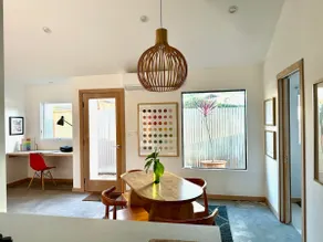 Chic Venice Stay | European Design by the Beach - Image 3