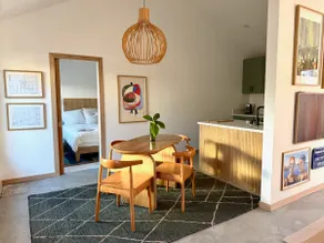 Chic Venice Stay | European Design by the Beach - Image 2