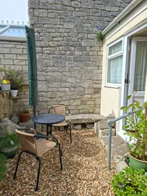 1888 Portland stone cottage - Image 3