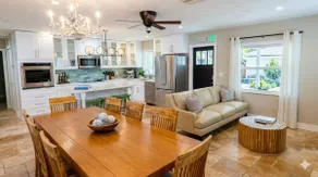 Sea Whisper: North End gem w/ pool & dock - Image 5
