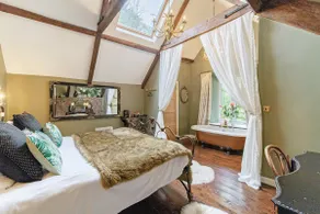 Luxury Georgian Country House With Hot Tub - Image 4
