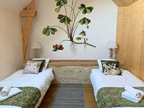 Charming guesthouse, 5 suites - Image 4