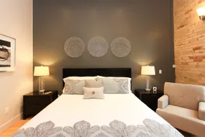 Modern Suite in downtown Saugatuck - Image 5