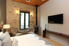 Modern Suite in downtown Saugatuck - Image 2