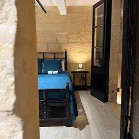 Birgu Boutique Stay Private Hot Tub & Cinema - Image 4