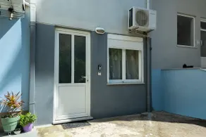 CONVENIENT AND COMFORTABLE GROUND FLOOR APARTMENT - Image 3