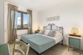 Three-bedroom apartment with a terrace between Florence and Chianti - Image 3