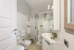 Three-bedroom apartment with a terrace between Florence and Chianti - Image 4