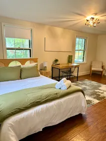 Centrally located in Madison Park, spacious 4BR - Image 2