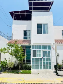 A house with a private heated pool, Oaxtepec - Image 3