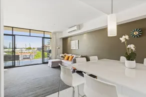 Nyligt møbleret Luxe City Skyline udsigter Apt - Image 3