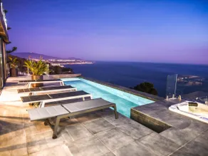 Magnificent 4 bedroom villa with stunning views - Image 3