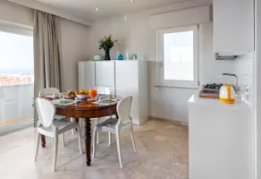 Sea View Apartment in Viareggio - Image 3