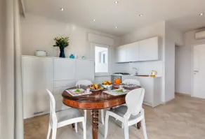 Sea View Apartment in Viareggio - Image 4
