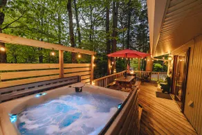 Catskill Chalet: Hunter Mtn Ski Chalet w/Spa - Image 4