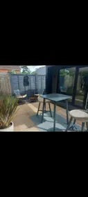 Self-contained bright private chalet with garden - Image 4