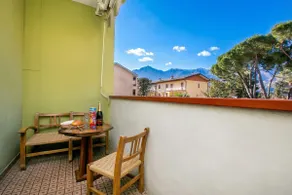 Bella Arco Apartment with Balcony - Happy Rentals - Image 3