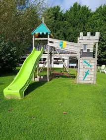 Ranch cabin, mini farm & children's games - Image 3