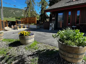 Naramata Bench Getaway: Licensed, Farm/modern - Image 2
