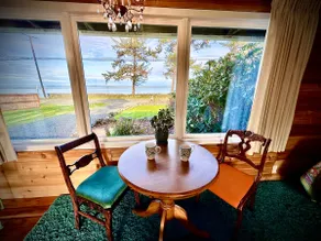 # 6 Boho Romantic Suite Hot Tub  Private Beach-Kitchenette - Image 4