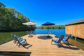 Beautiful Lakefront Home - Image 3