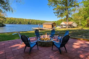 Beautiful Lakefront Home - Image 2
