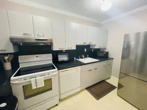 Modern 1BR Near Moss Rehab | Monthly Deal - Image 5